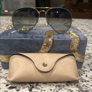 Ray-Ban Aviator Sunglasses green with Gold Accents